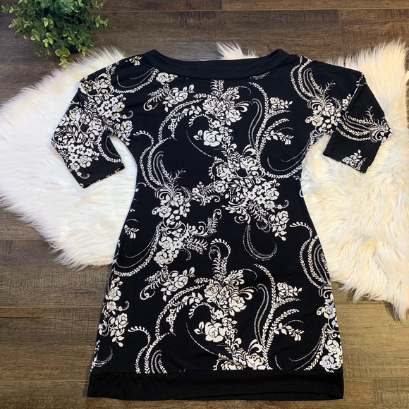 White House Black Market Tops - WHBM paisley tunic